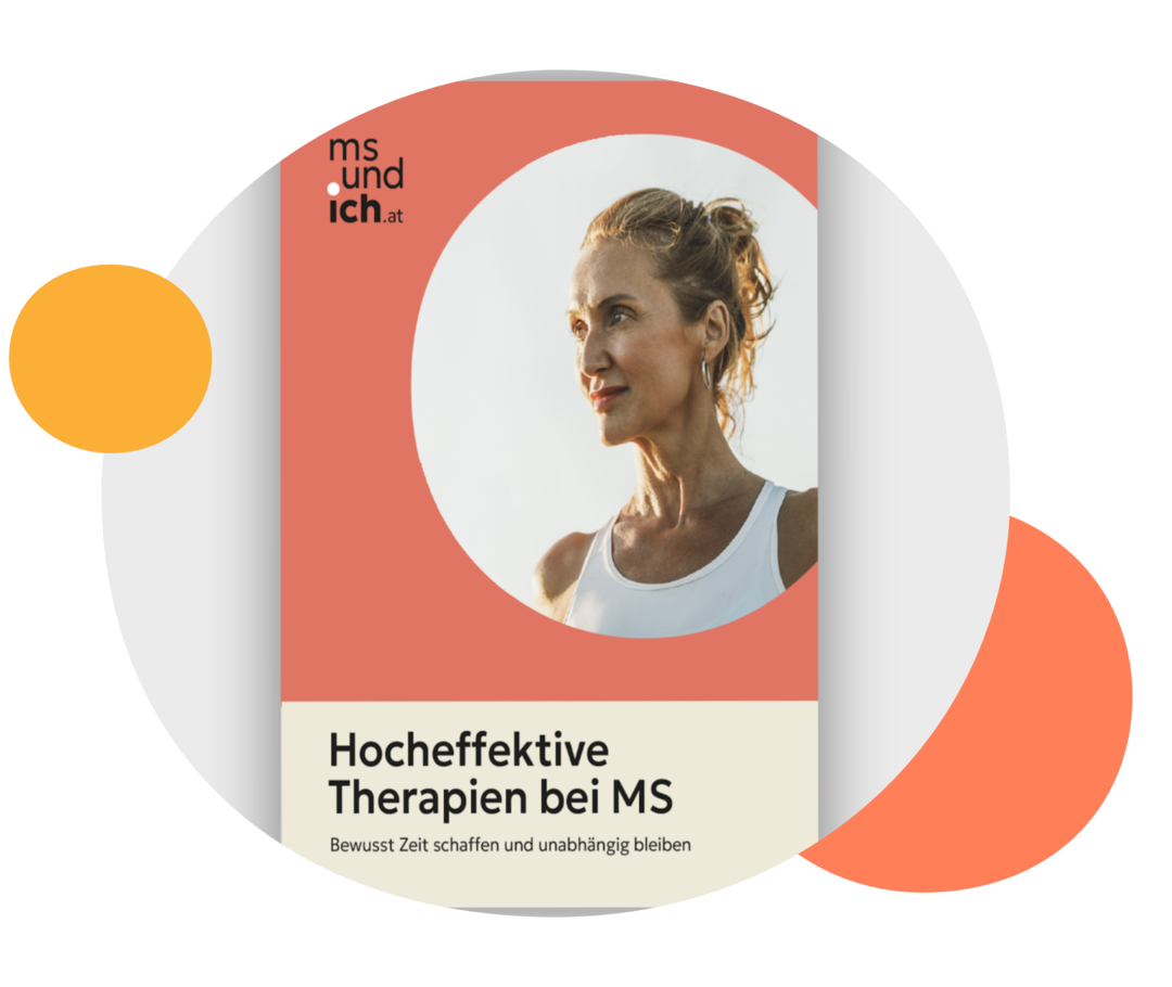 Eine Frau lächelt in die Kamera. Darunter der Schriftzug „Hocheffektive Therapien bei MS“.
